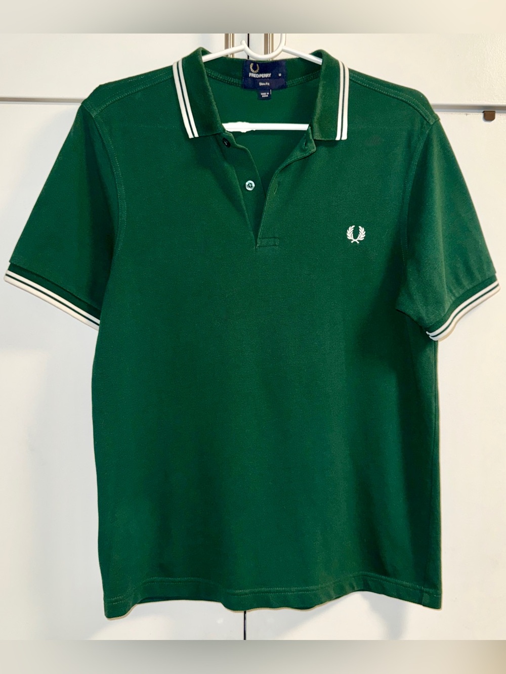 Fred Perry Green Classic Slim-Fit Polo with Twin-Tip Stripes • Medium